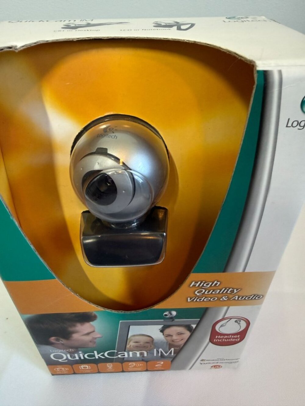 Logitech QuickCam IM Connect Web Cam NEW IN BOX (961459-0403) Headset Included - Picture 7 of 8